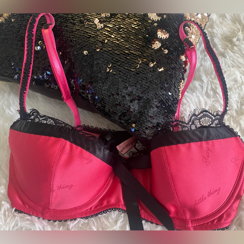 Sale before gone Sexy little things Victoria Secret bra 😍 yay